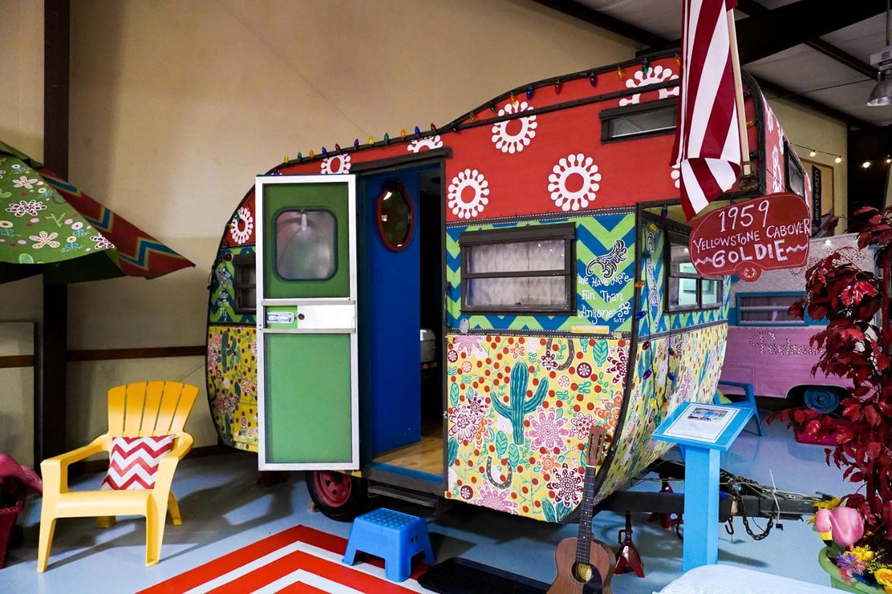 Lone Star Glamp Inn Warrenton 외부 사진