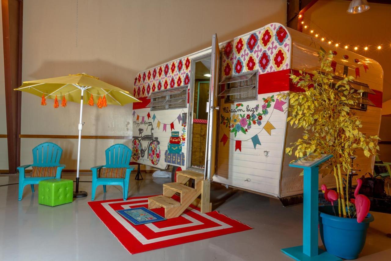 Lone Star Glamp Inn Warrenton 외부 사진