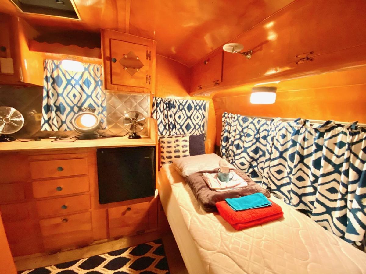 Lone Star Glamp Inn Warrenton 외부 사진