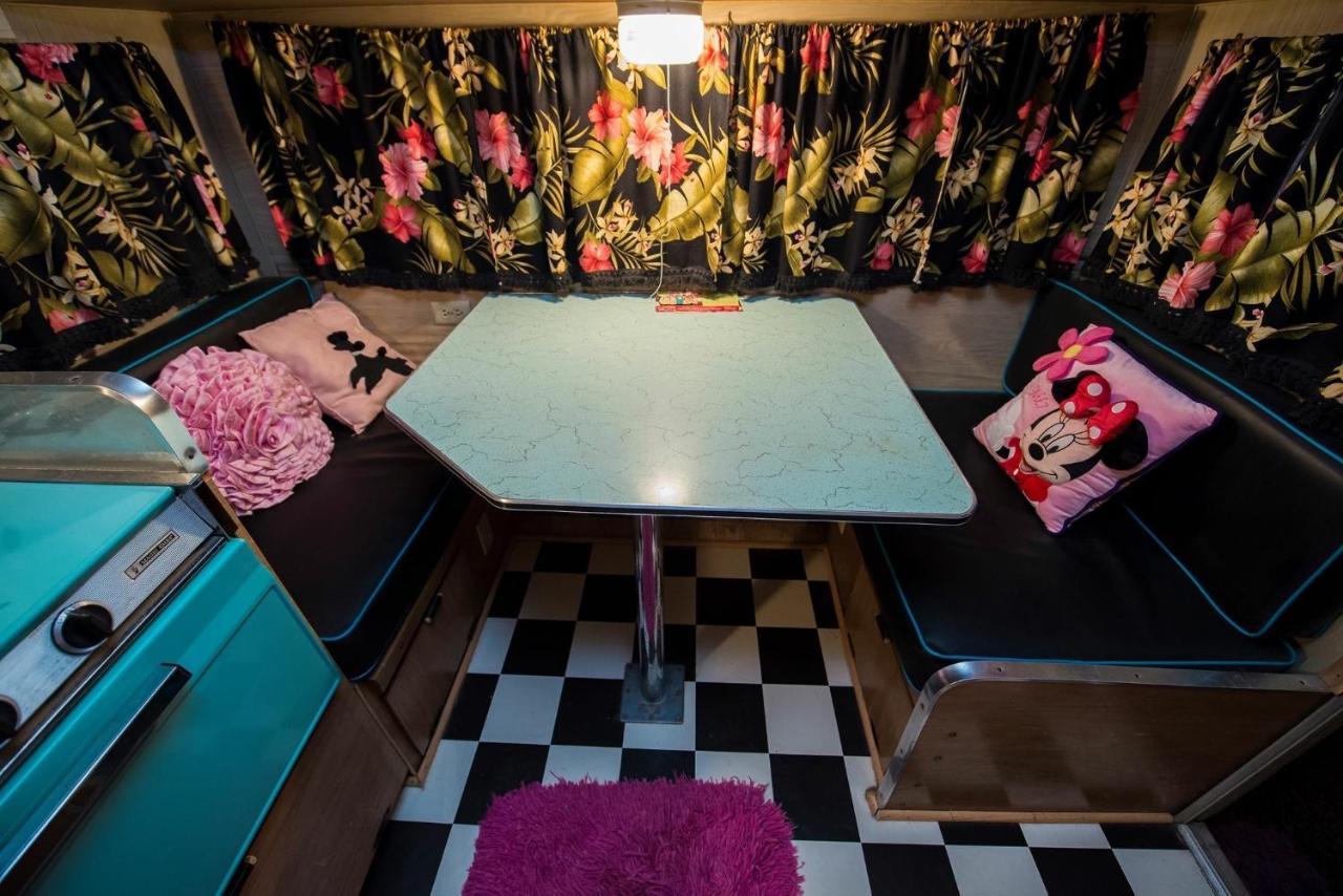 Lone Star Glamp Inn Warrenton 외부 사진